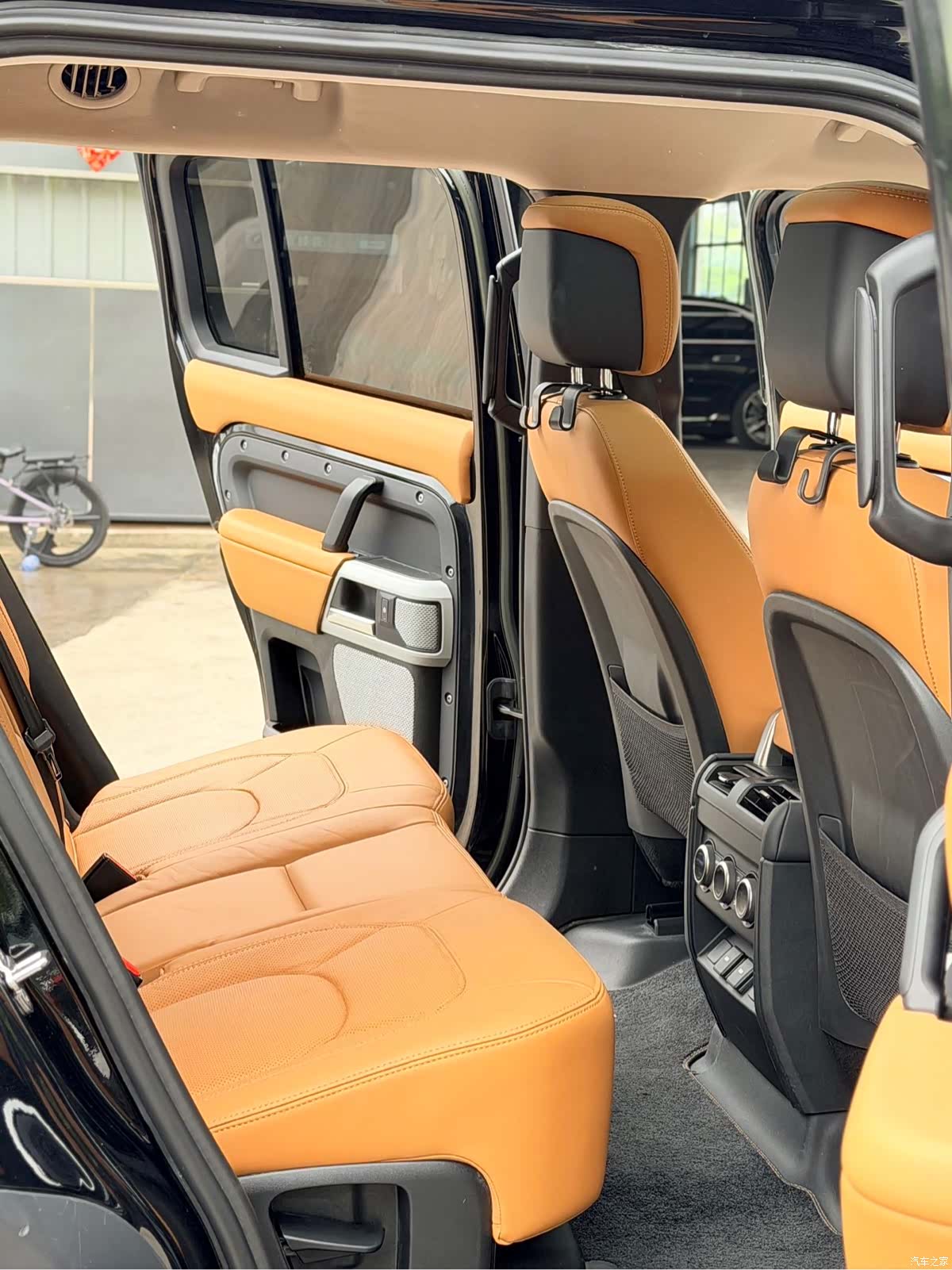 Land Rover Defender, 2024 9