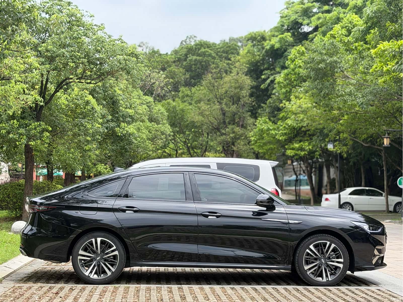 Chery Arrizo 8, 2026 4