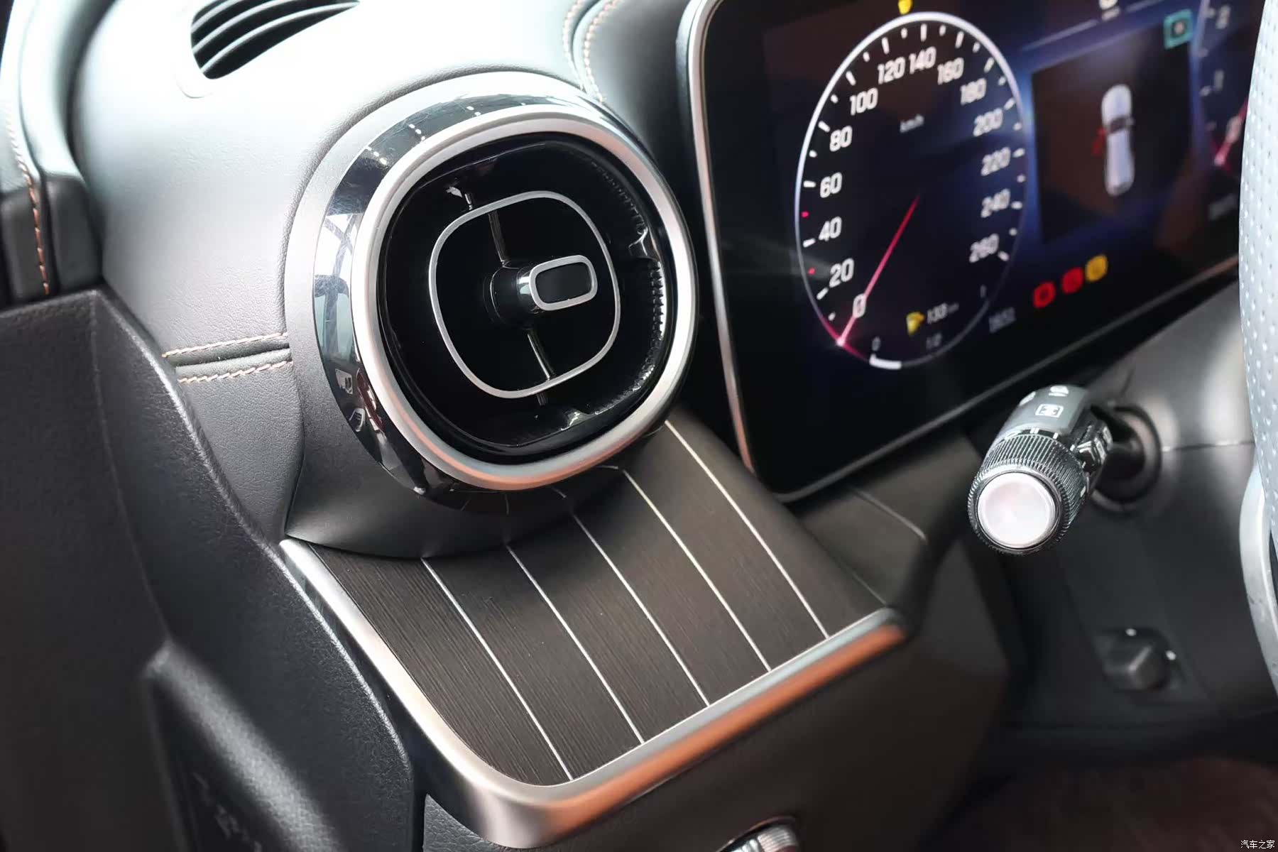Mercedes-Benz GLC, 2023 13