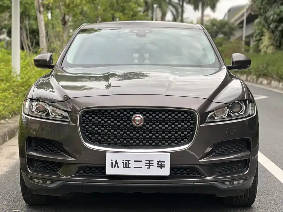 Jaguar F-PACE