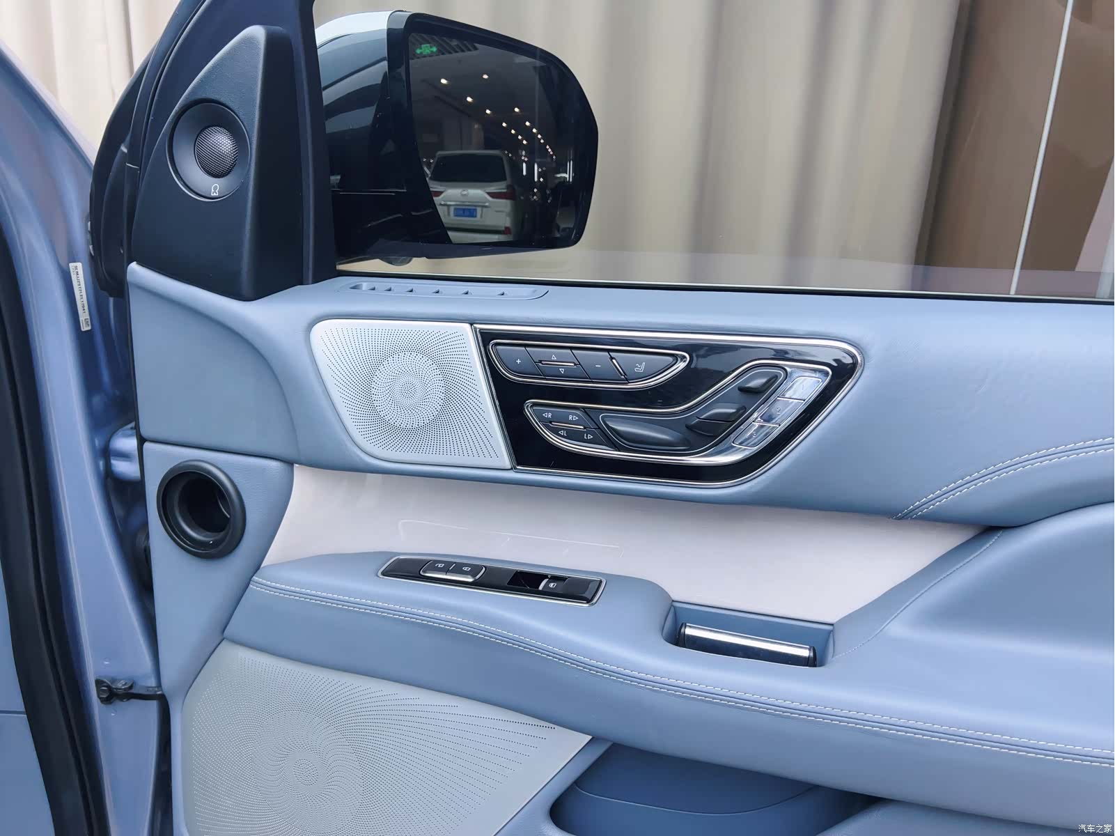 Lincoln Navigator, 2021 все фото