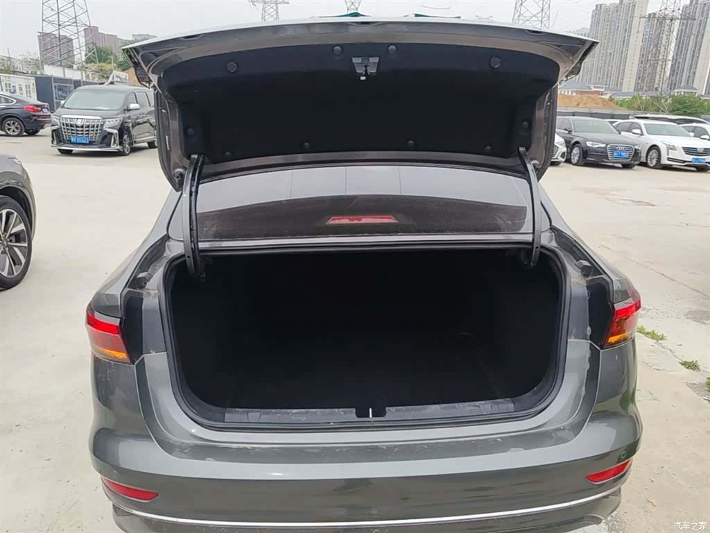 Geely Emgrand, 2023 19