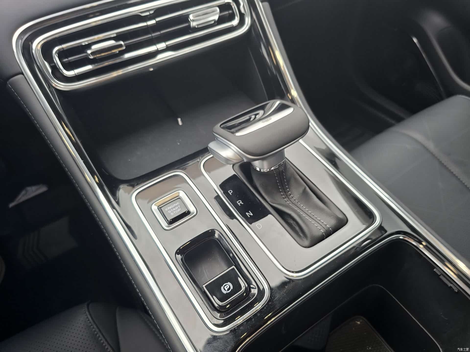 Geely Emgrand, 2026 13
