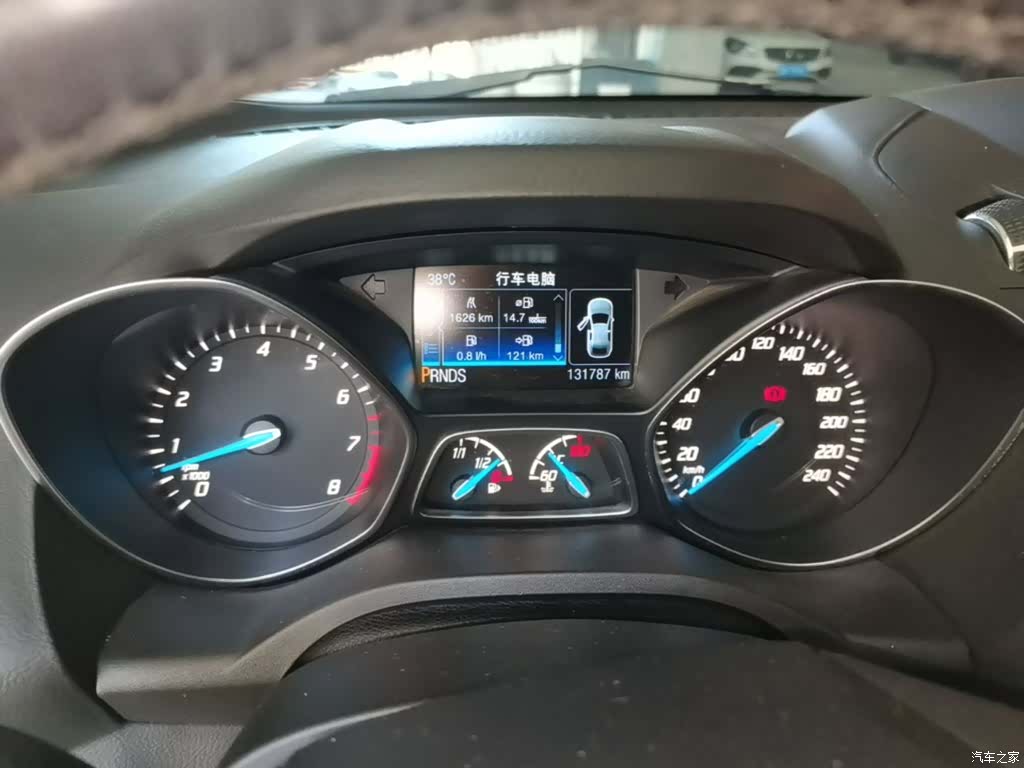 Ford Kuga, 2015 12