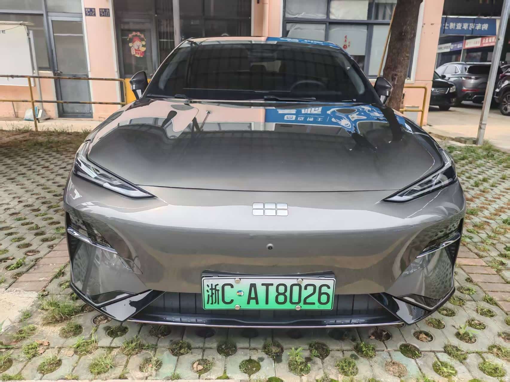 Geely E8, 2024 2