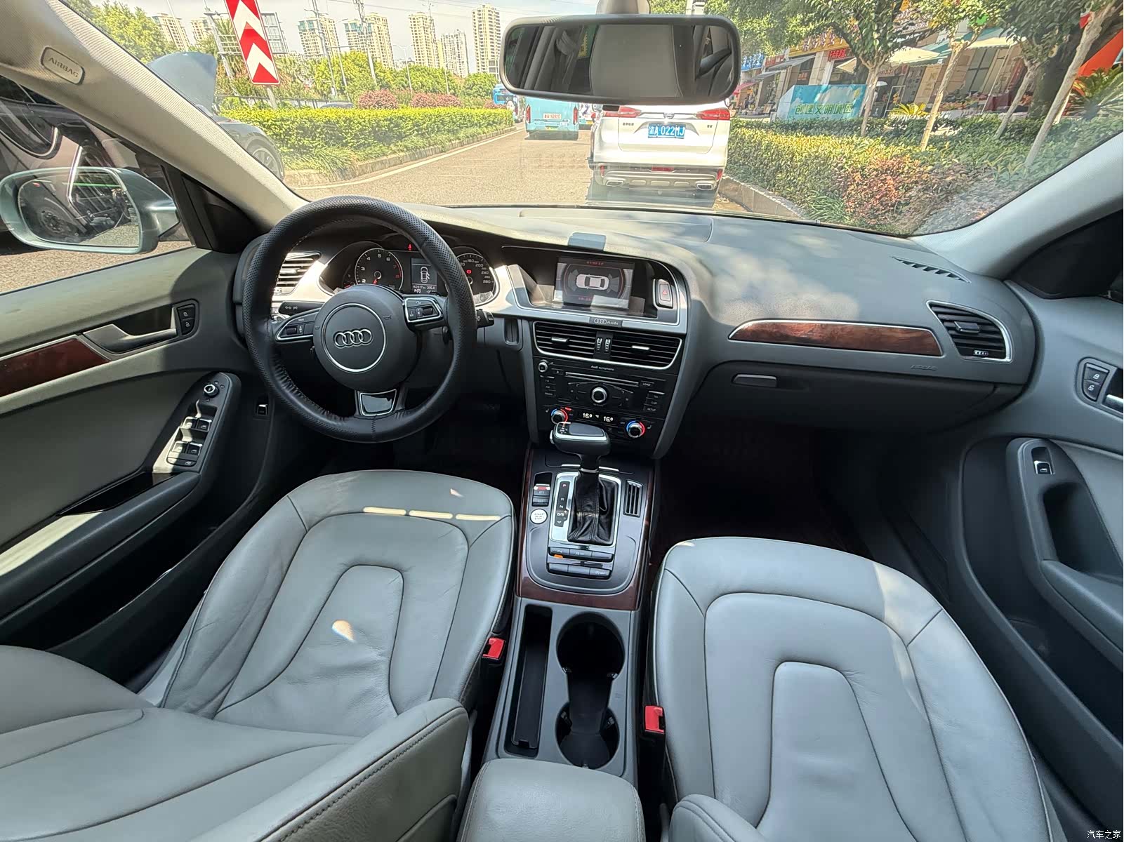 Audi A4L, 2014 19