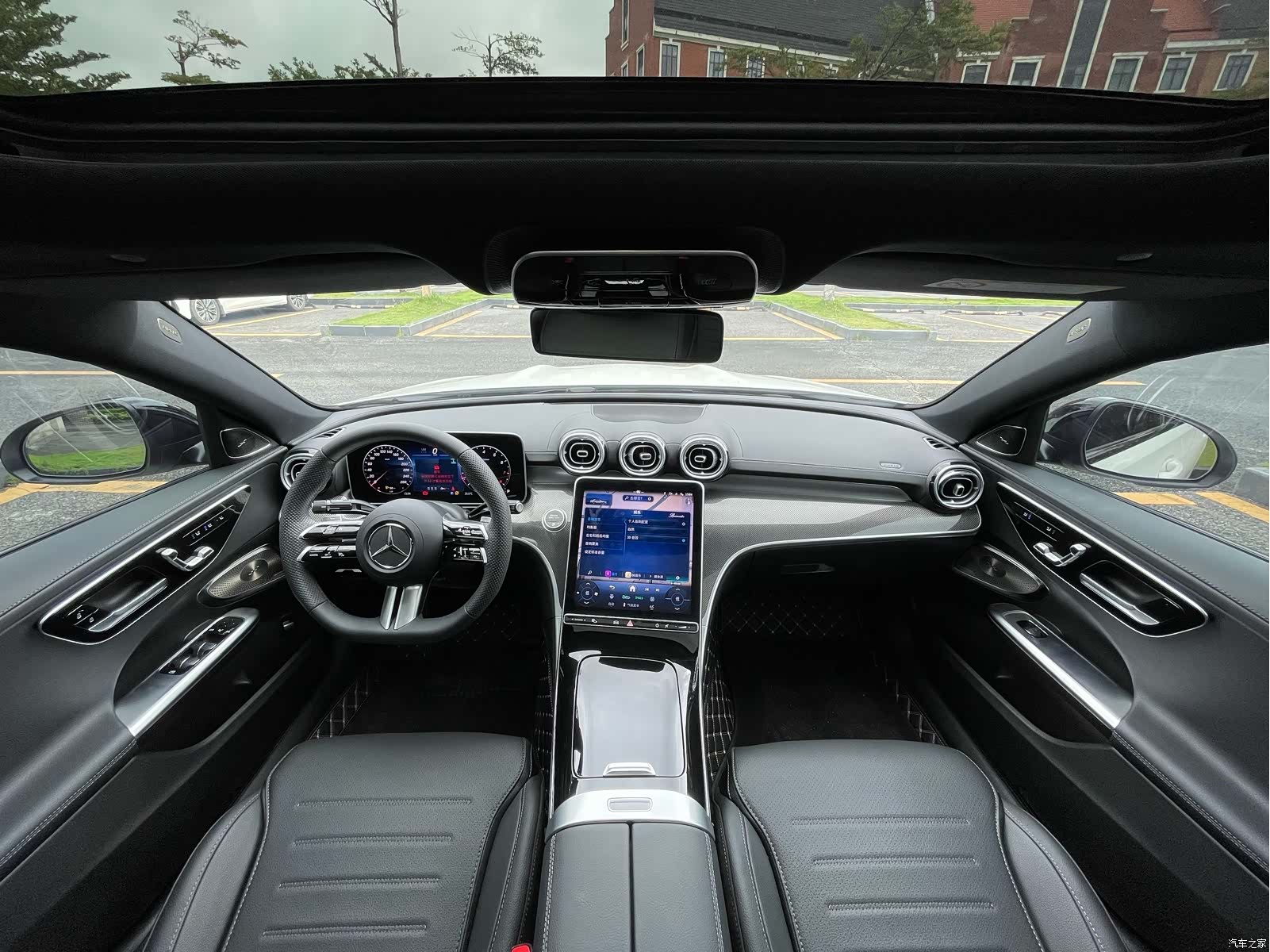 Mercedes-Benz C-Class, 2025 18