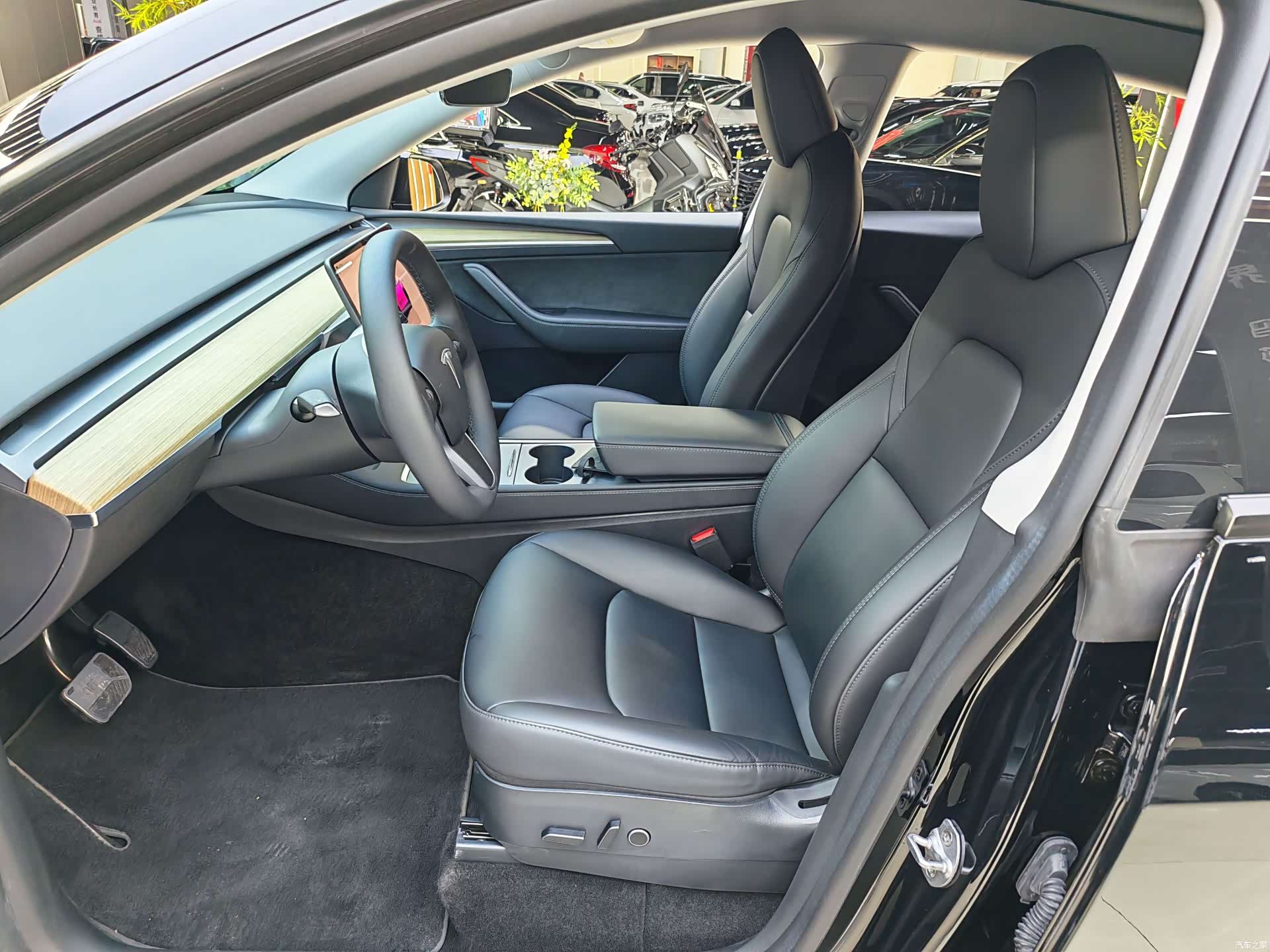 Tesla Model Y, 2023 20