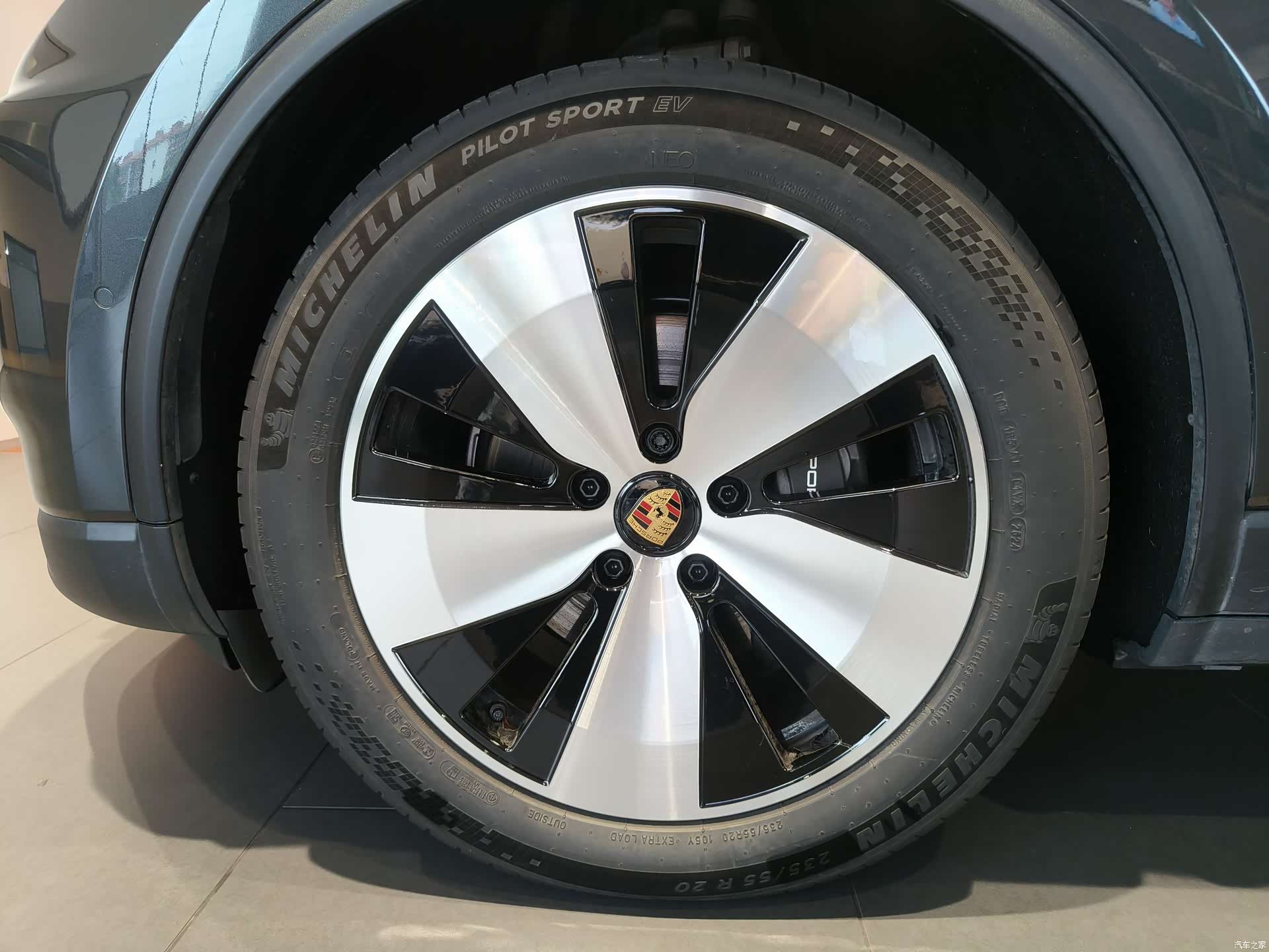Porsche Macan, 2025 9