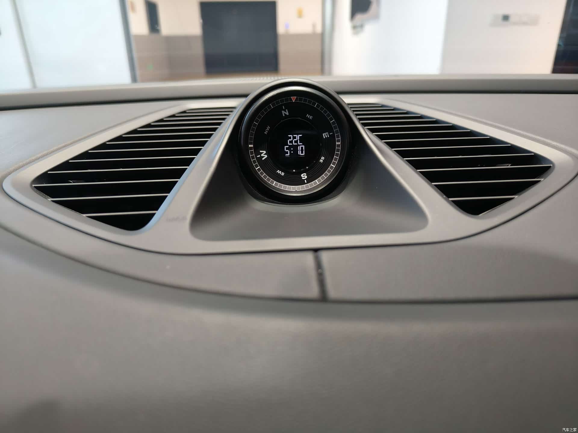 Porsche Macan, 2025 6