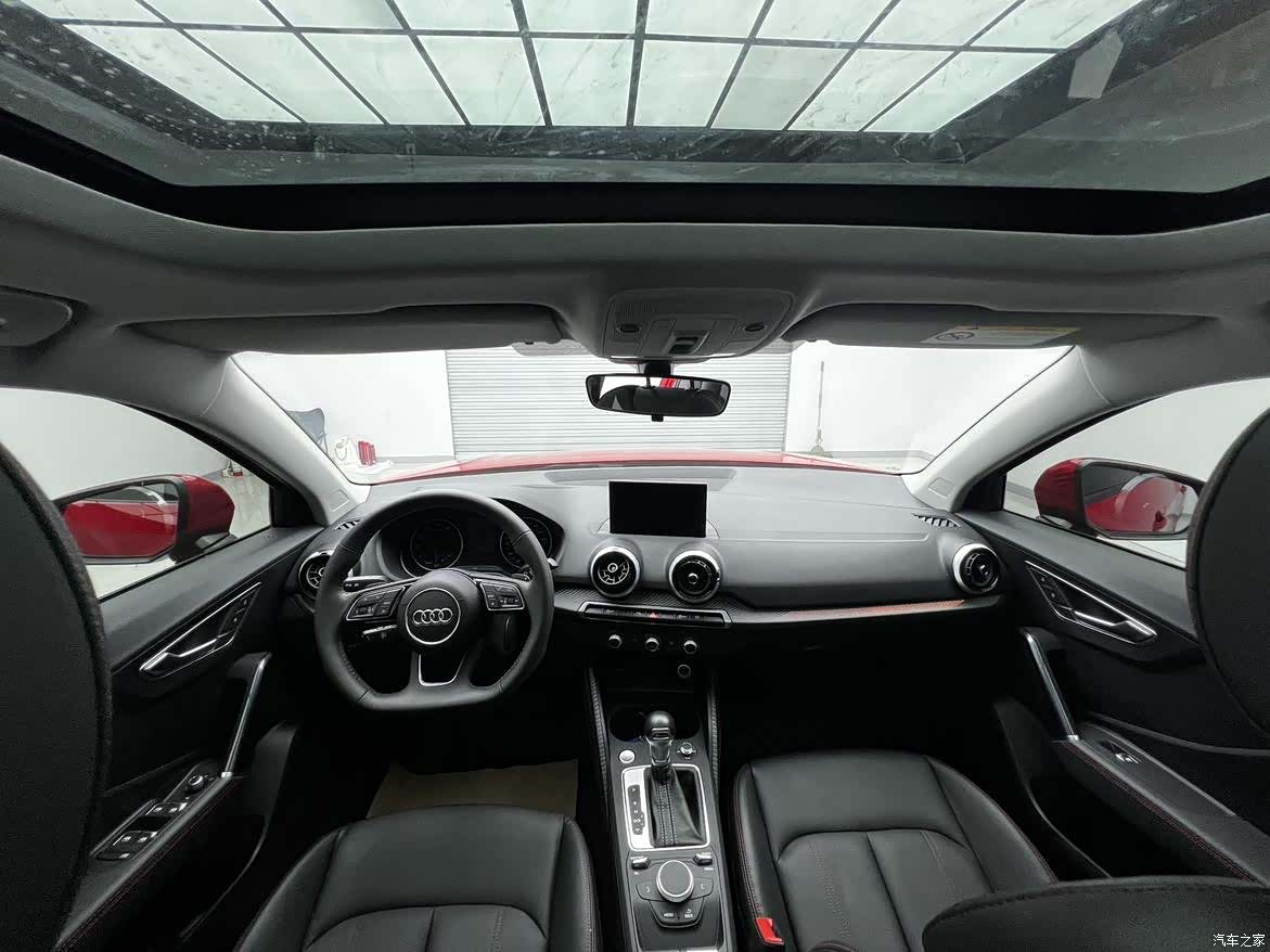 Audi Q2L, 2021 10