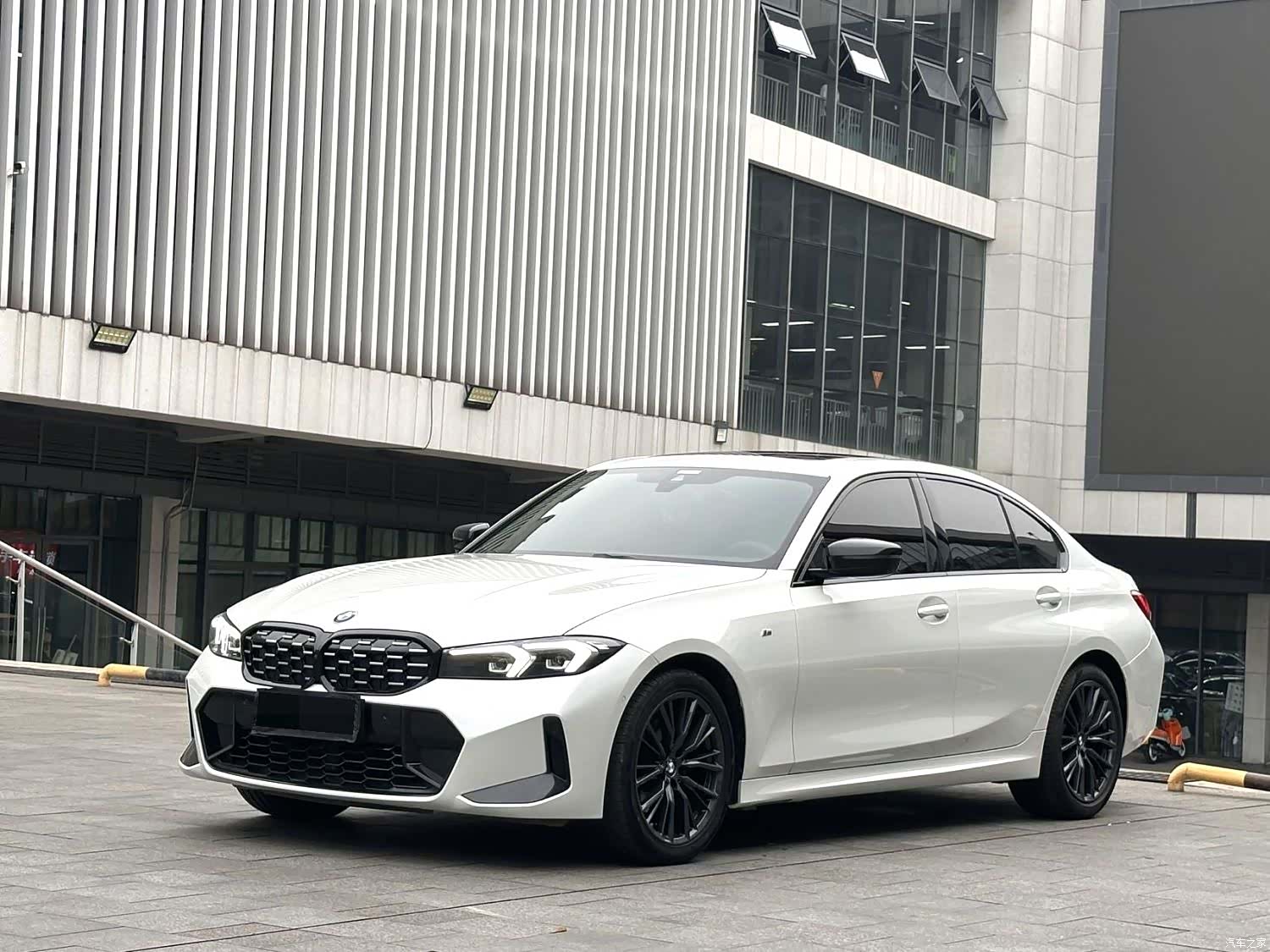 BMW 3 Series, 2024 1