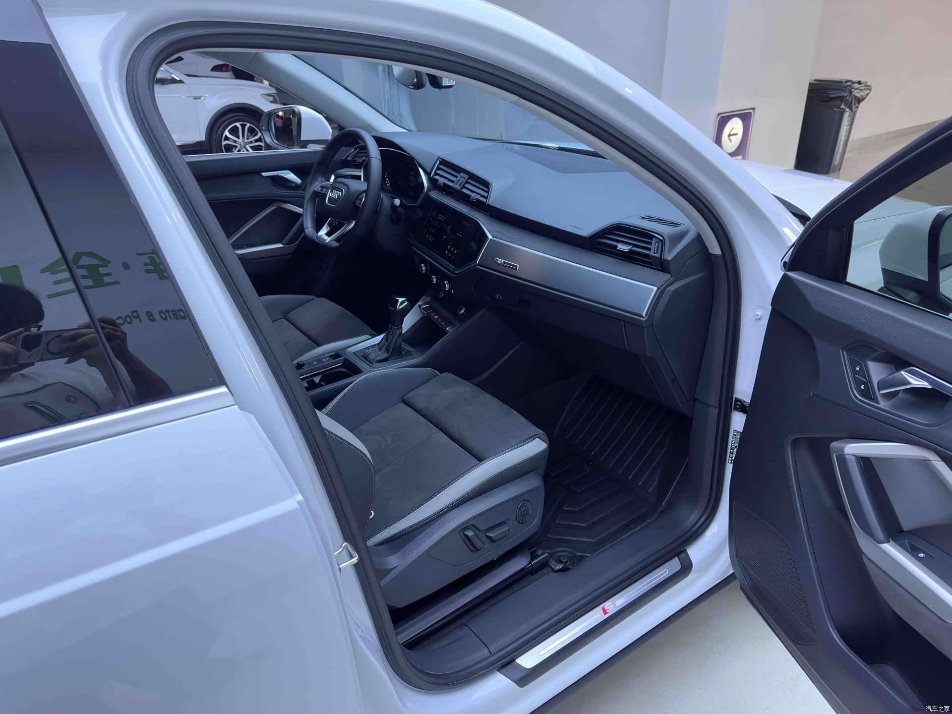 Audi Q3, 2023 18