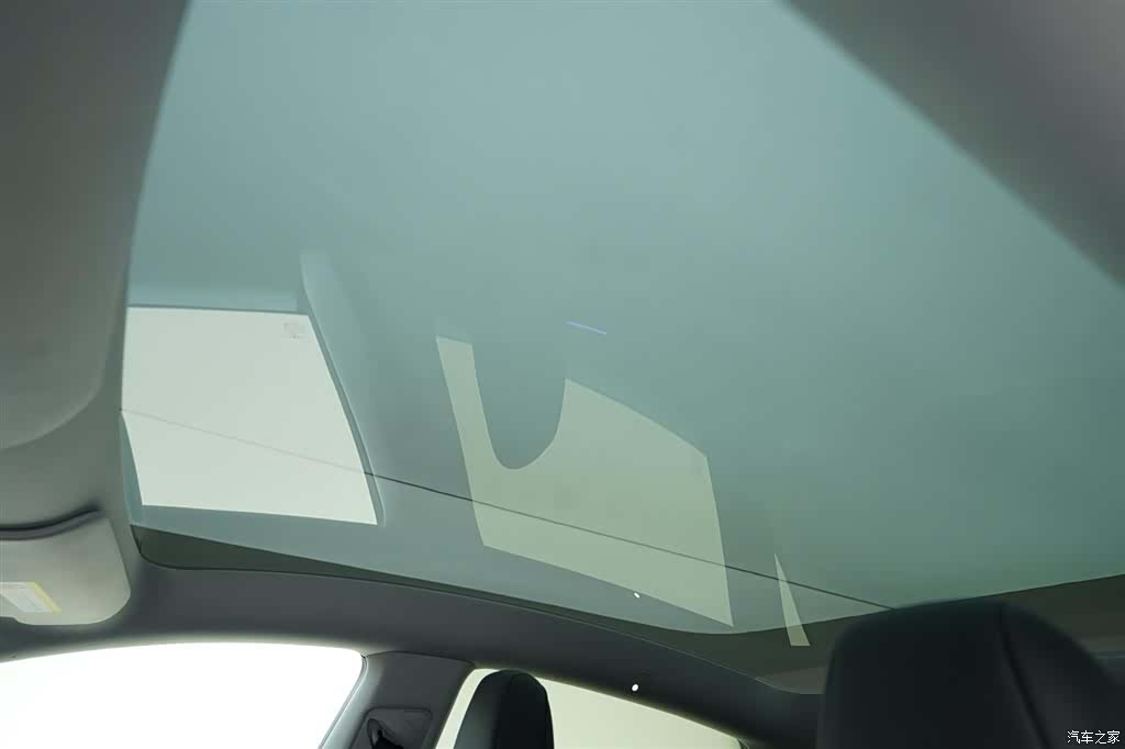 Tesla Model Y, 2025 11