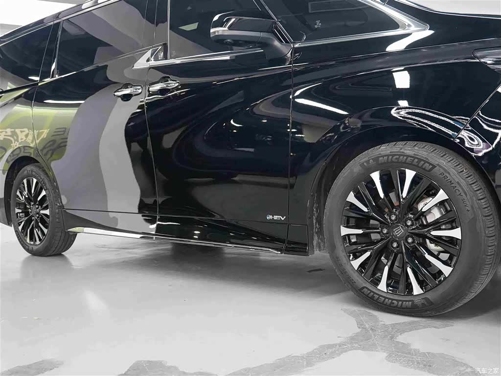 Toyota Vellfire, 2025 15