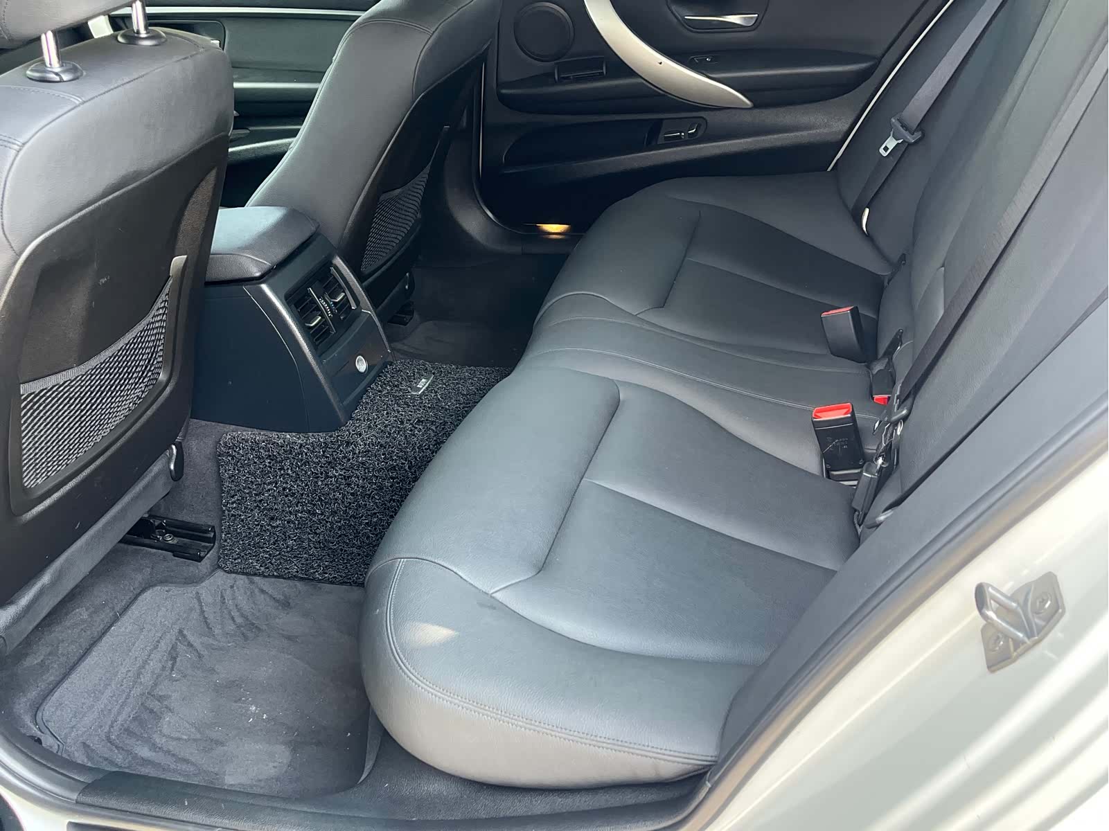 BMW 3 Series, 2015 13