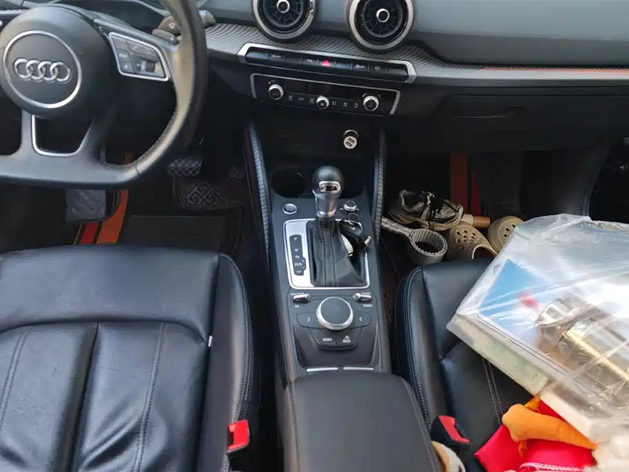 Audi Q2L Audi Q2L