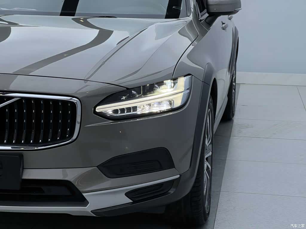 Volvo V90, 2023 13