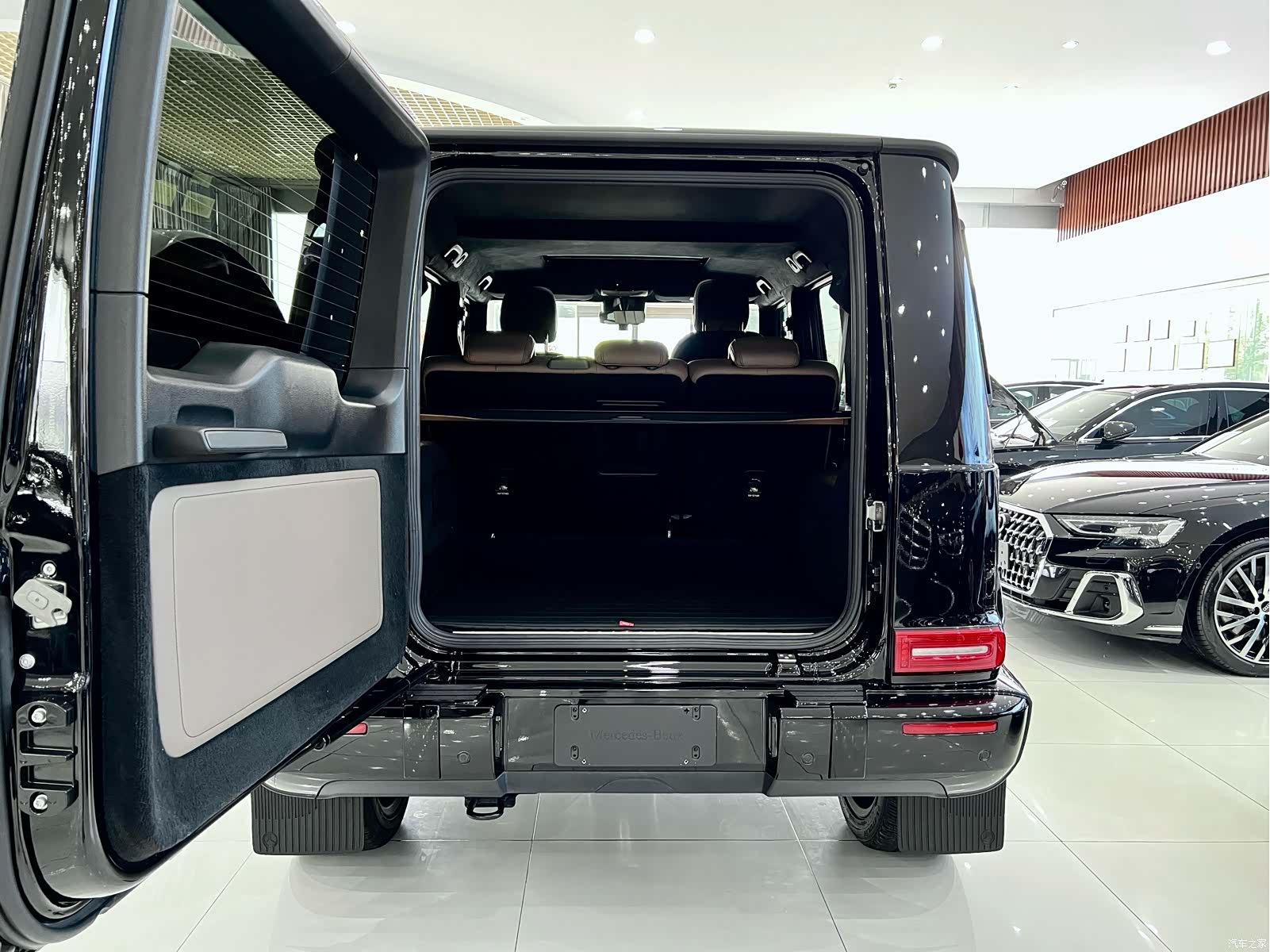 Mercedes-Benz G-Class, 2021 24