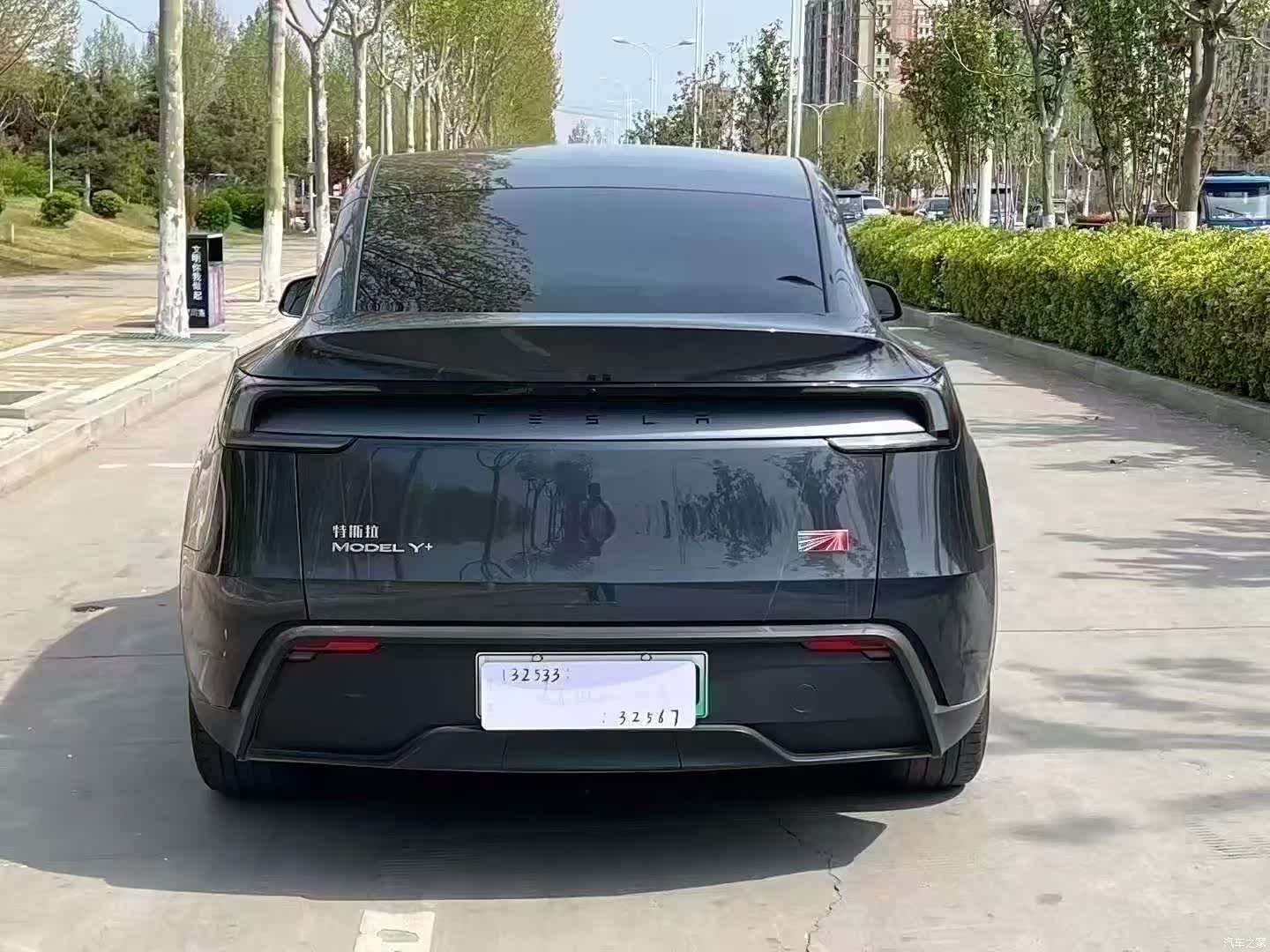 Tesla Model Y, 2025 8