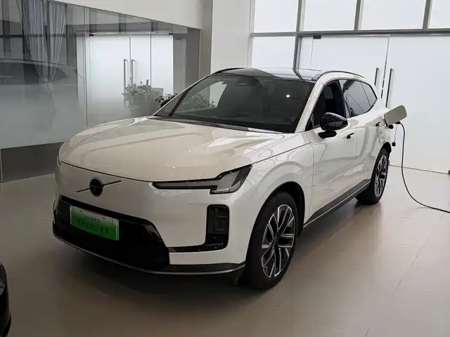 Volvo VOLVO XC70 PLUG-IN HYBRID 2025 — купить из Китая под заказ