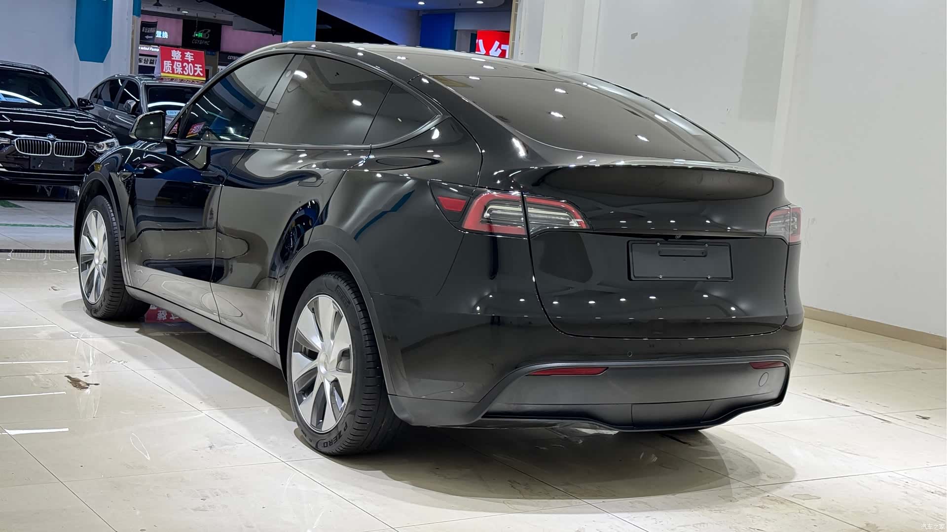 Tesla Model Y, 2023 все фото