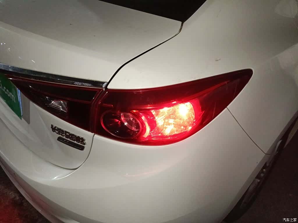 Mazda Mazda3, 2015 8