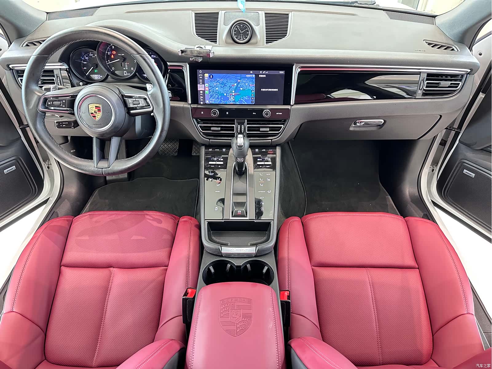 Porsche Macan, 2022 10