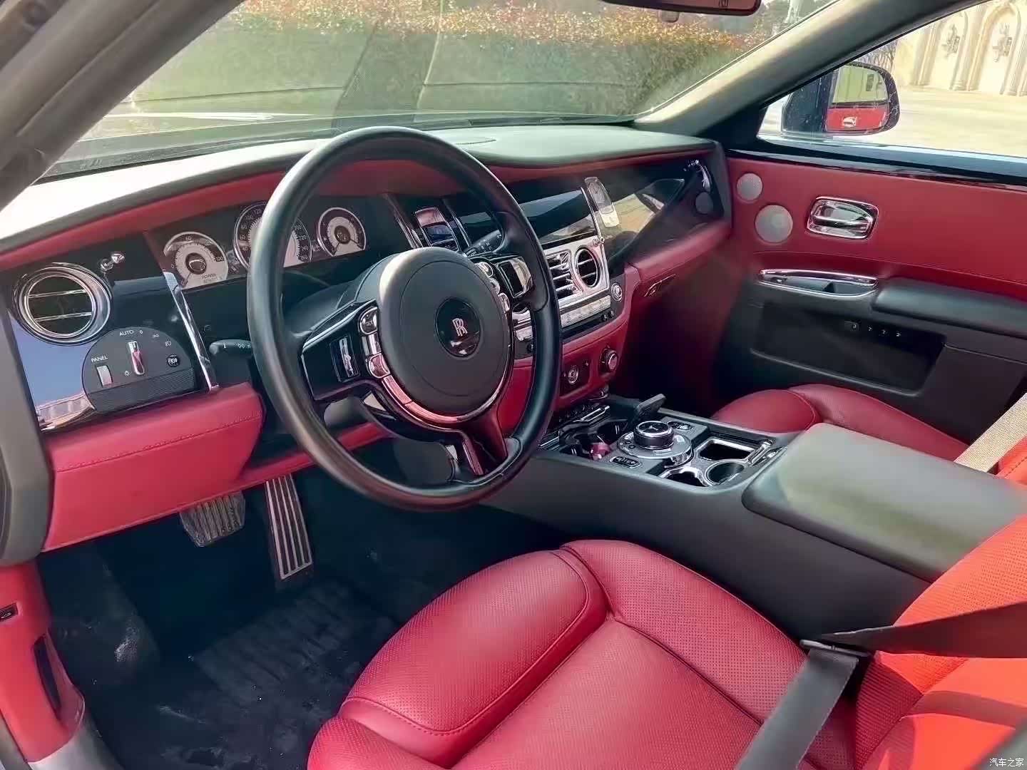 Rolls-Royce Ghost, 2019 все фото
