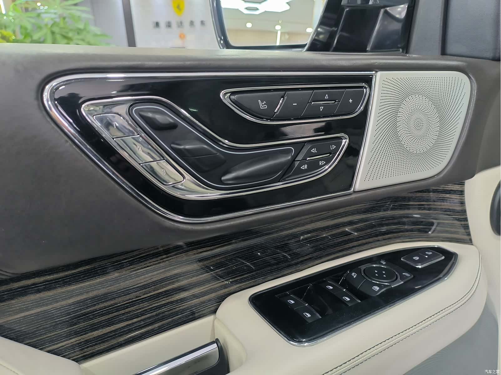 Lincoln Navigator, 2019 10