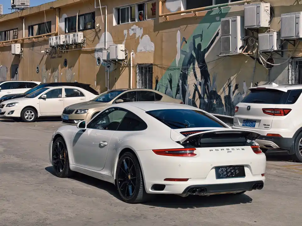 Porsche 911