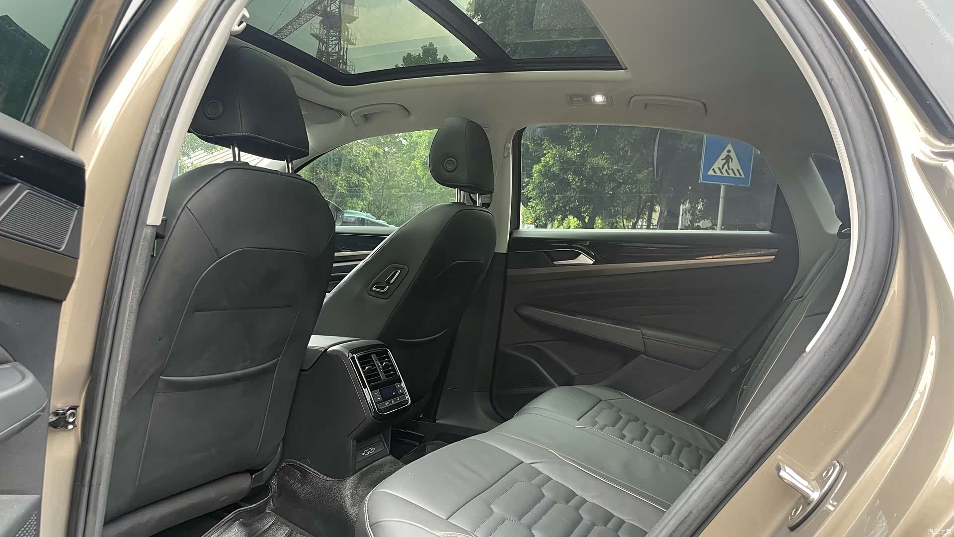Volkswagen Passat, 2020 11