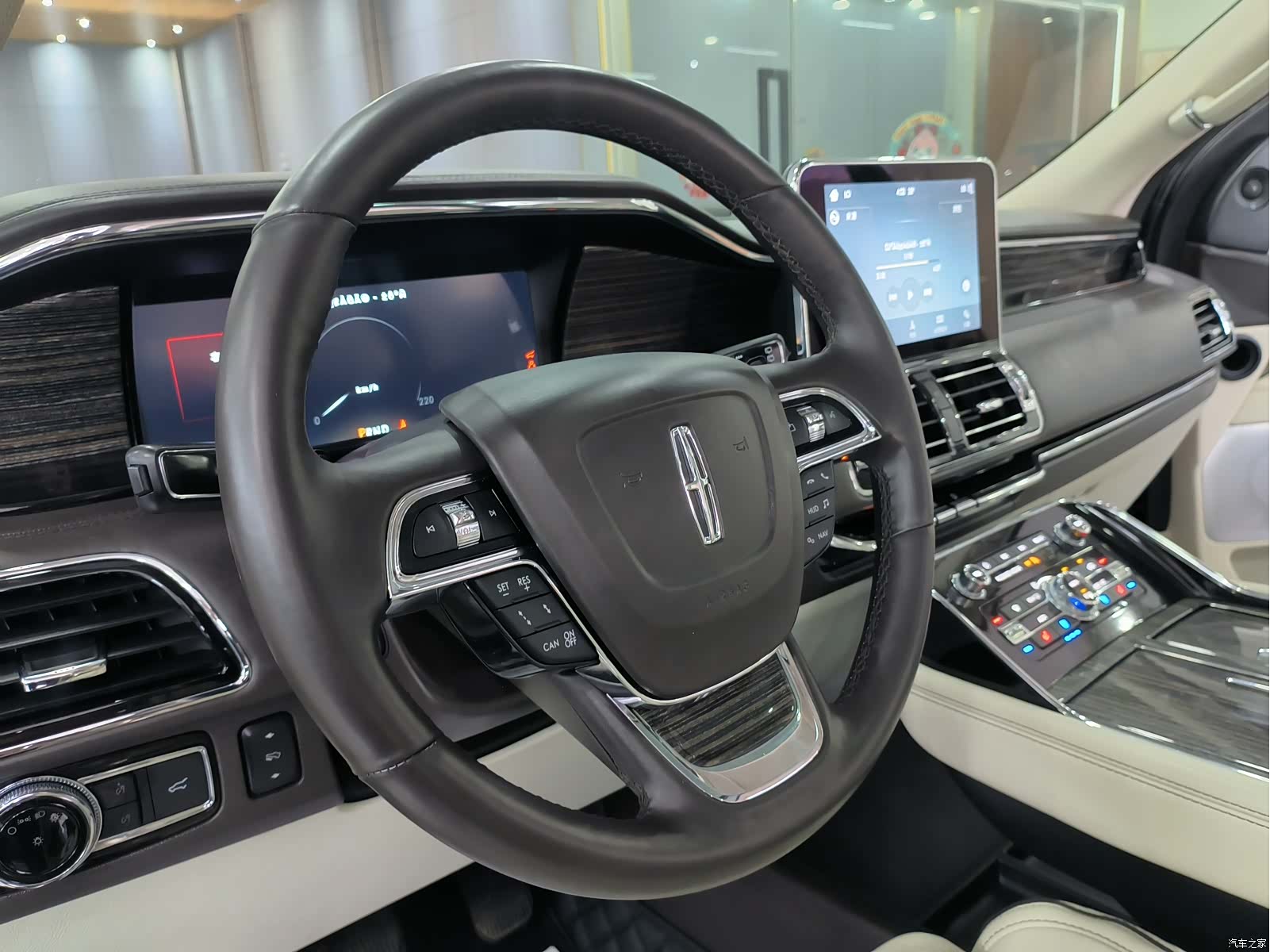 Lincoln Navigator, 2019 12