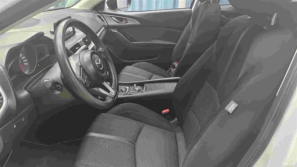 Mazda Mazda3, 2019 4