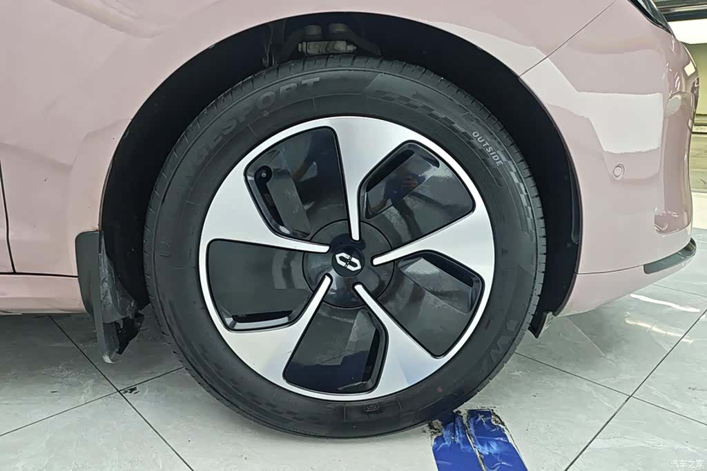 AITO M5, 2023 6
