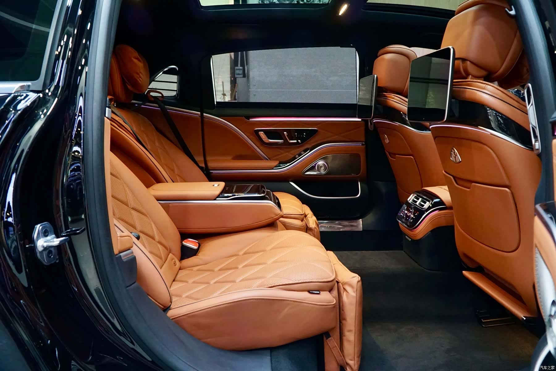 Maybach S-Class, 2023 10