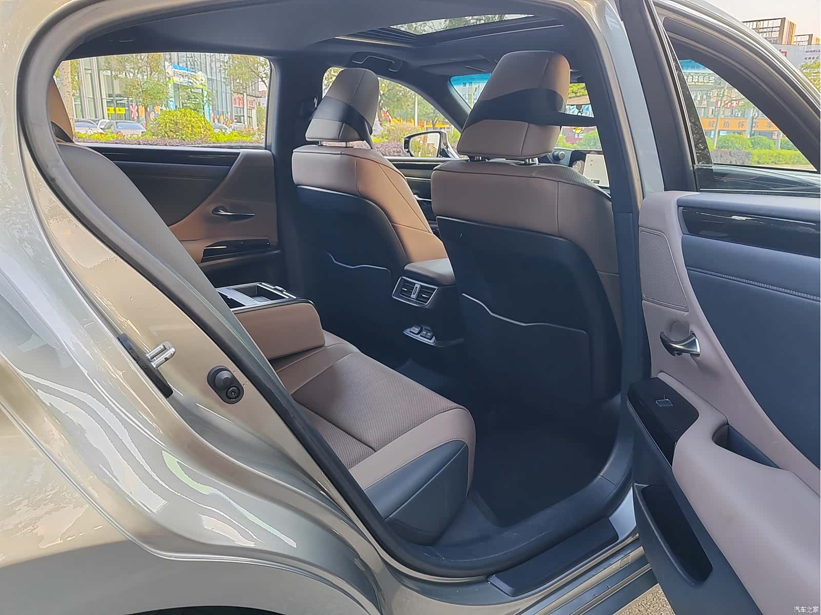 Lexus ES, 2023 10