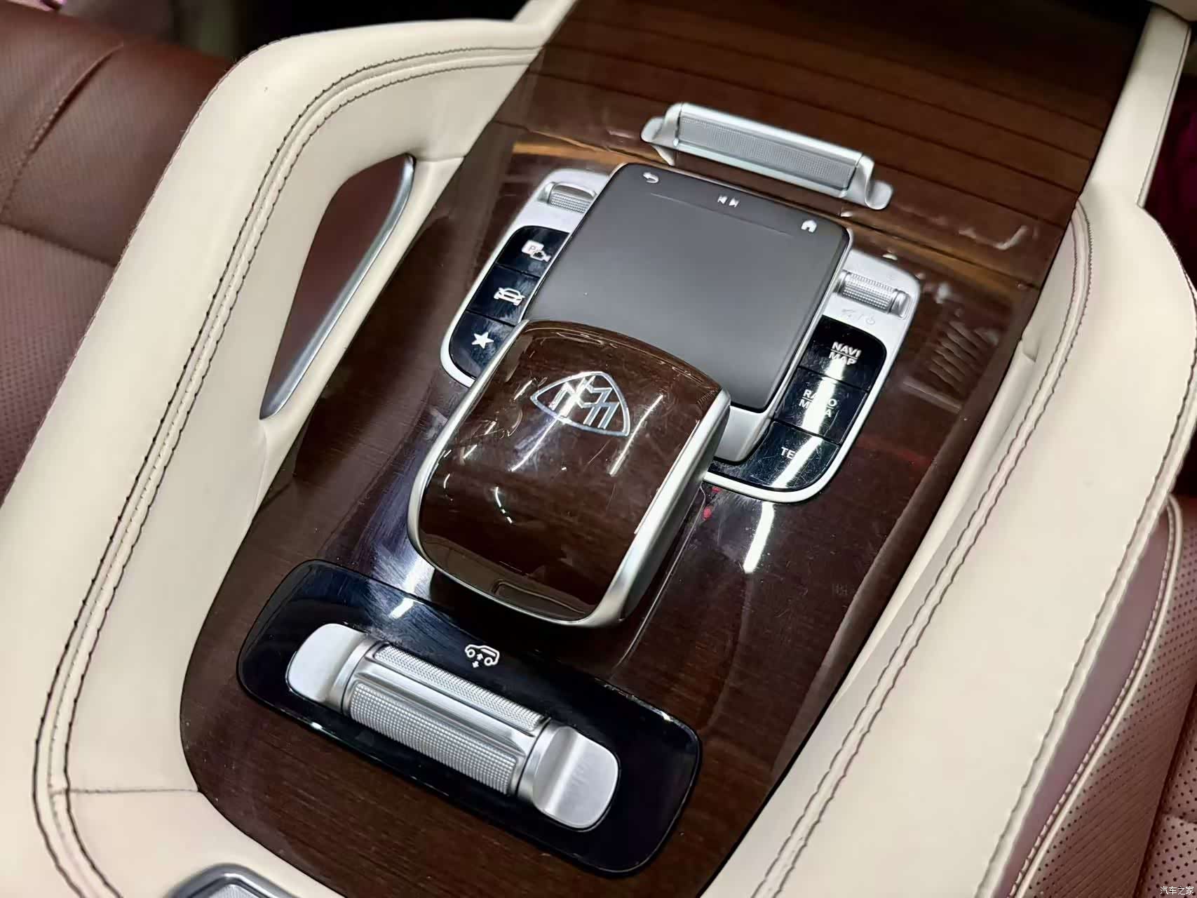 Maybach GLS, 2022 7