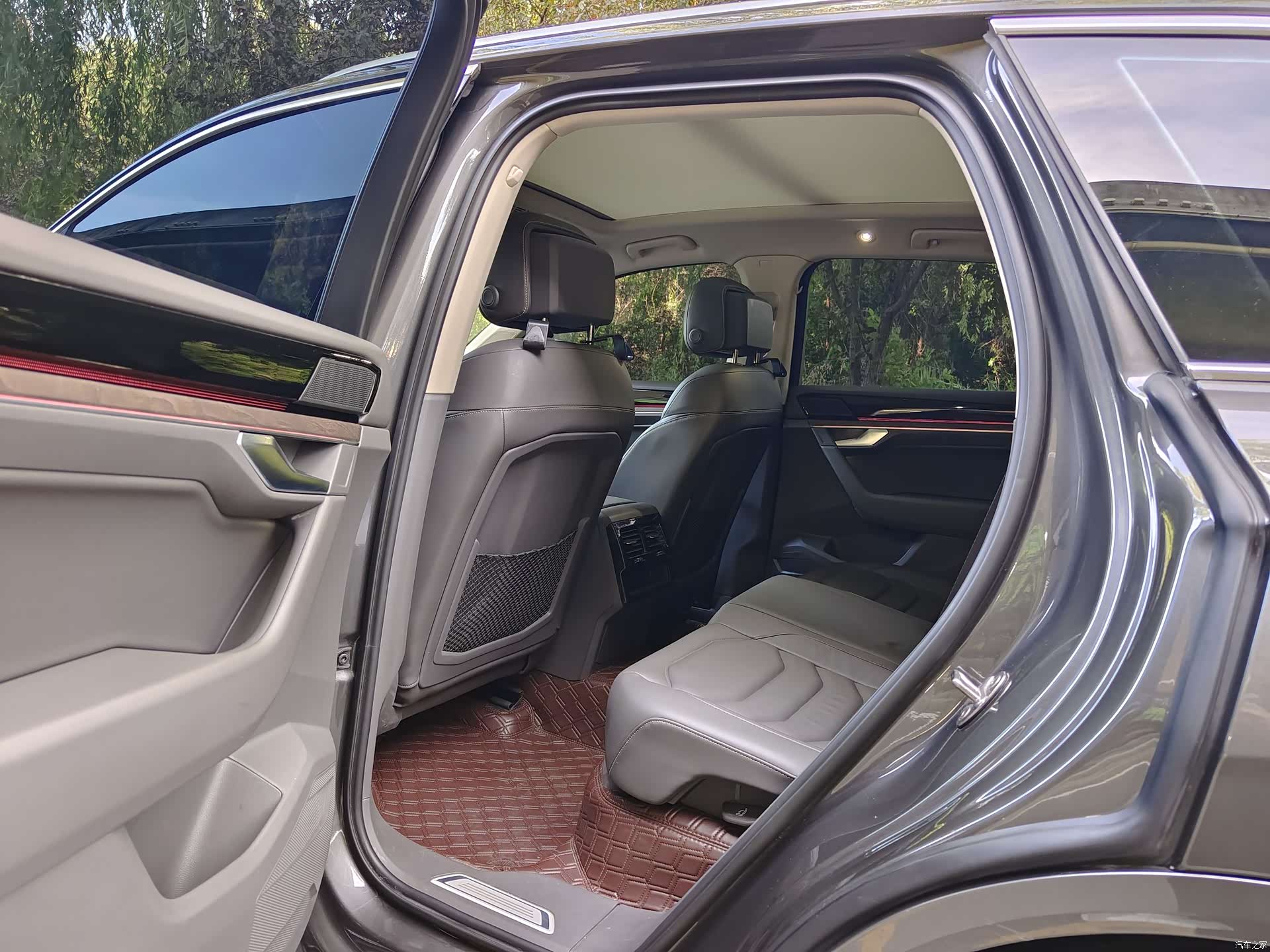 Volkswagen Touareg, 2023 16