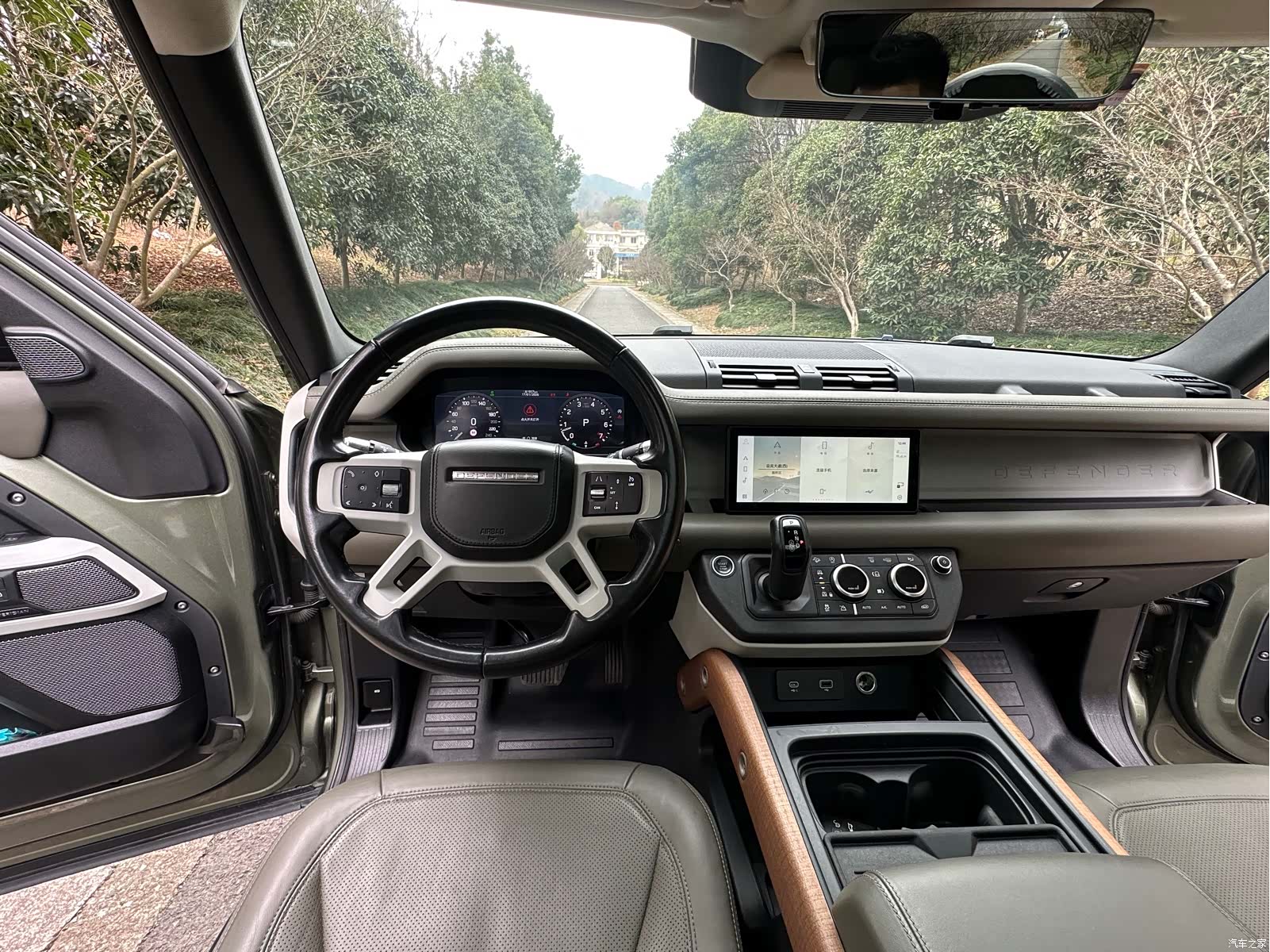 Land Rover Defender, 2021 8
