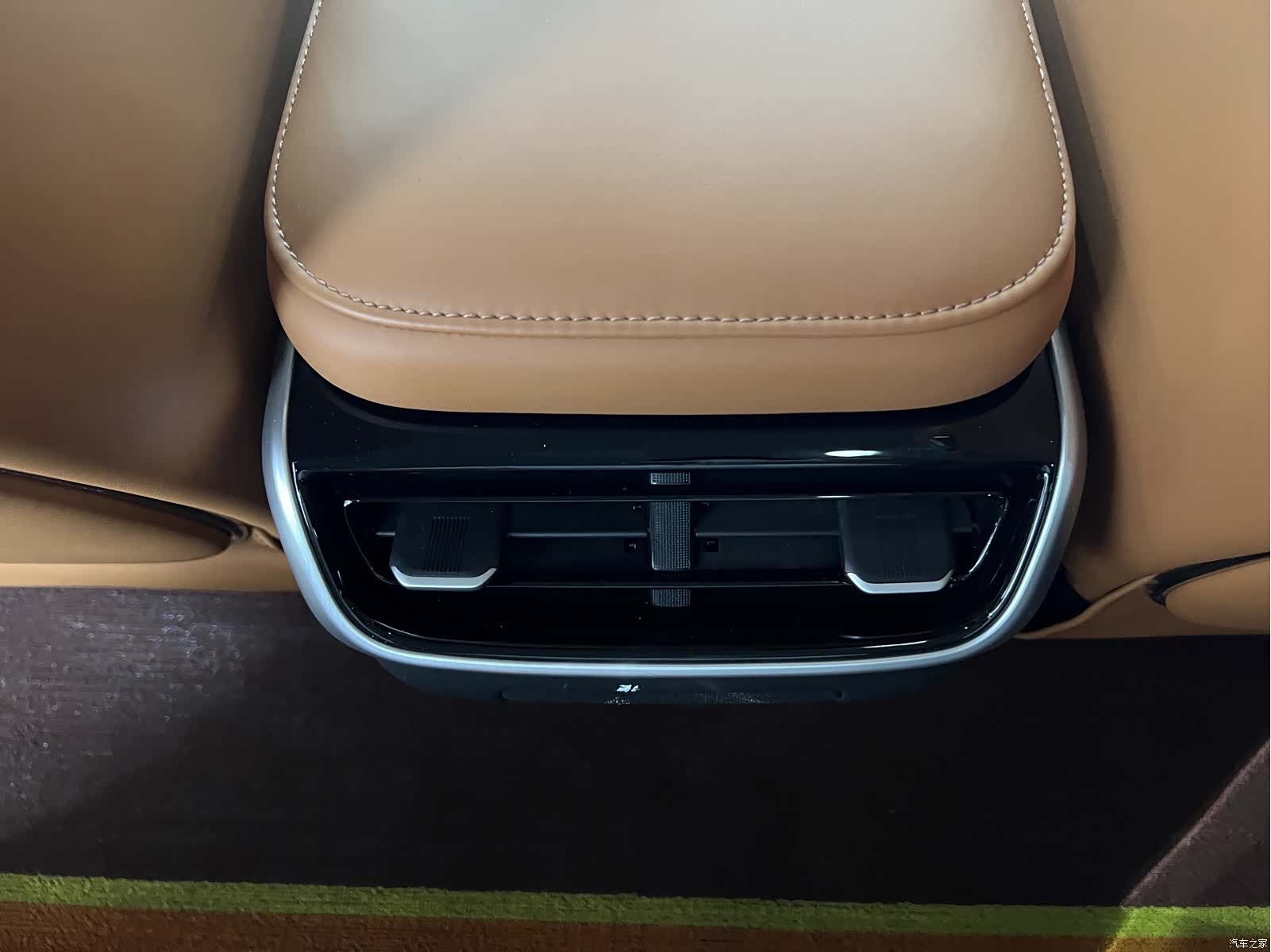Xpeng G9, 2022 14