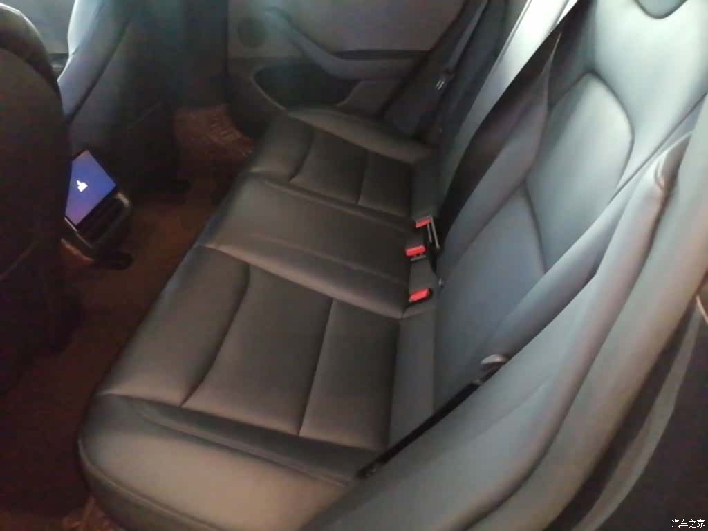 Tesla Model 3, 2024 13