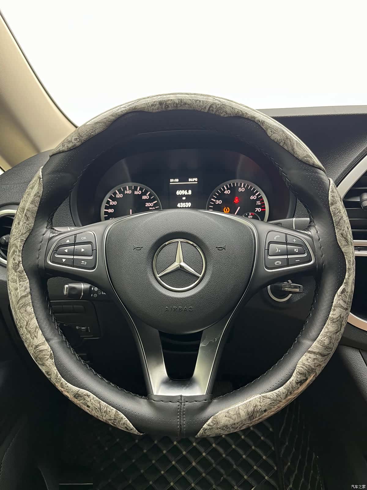 Mercedes-Benz VI, 2019 14