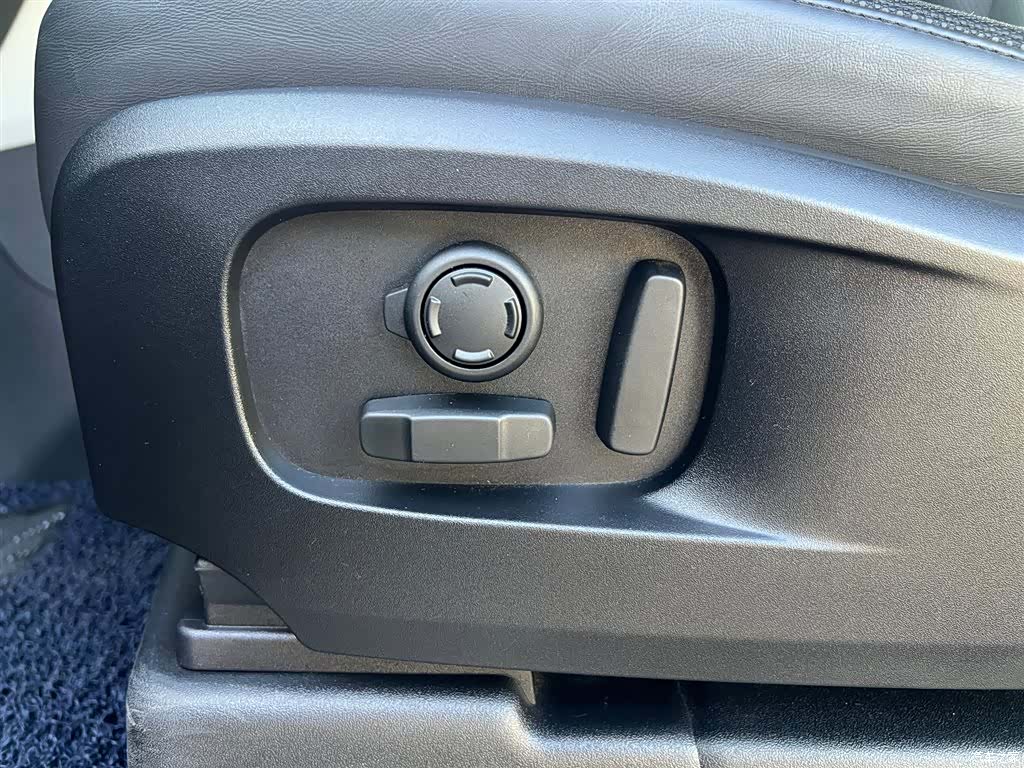 Land Rover Defender, 2022 6