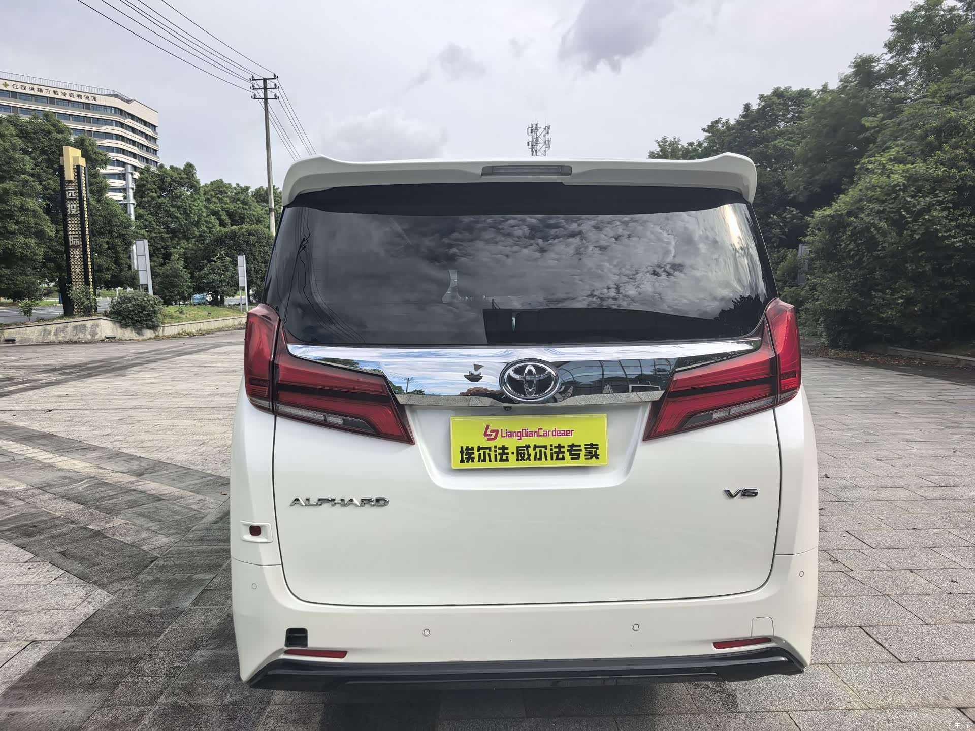 Toyota Alphard, 2018 4