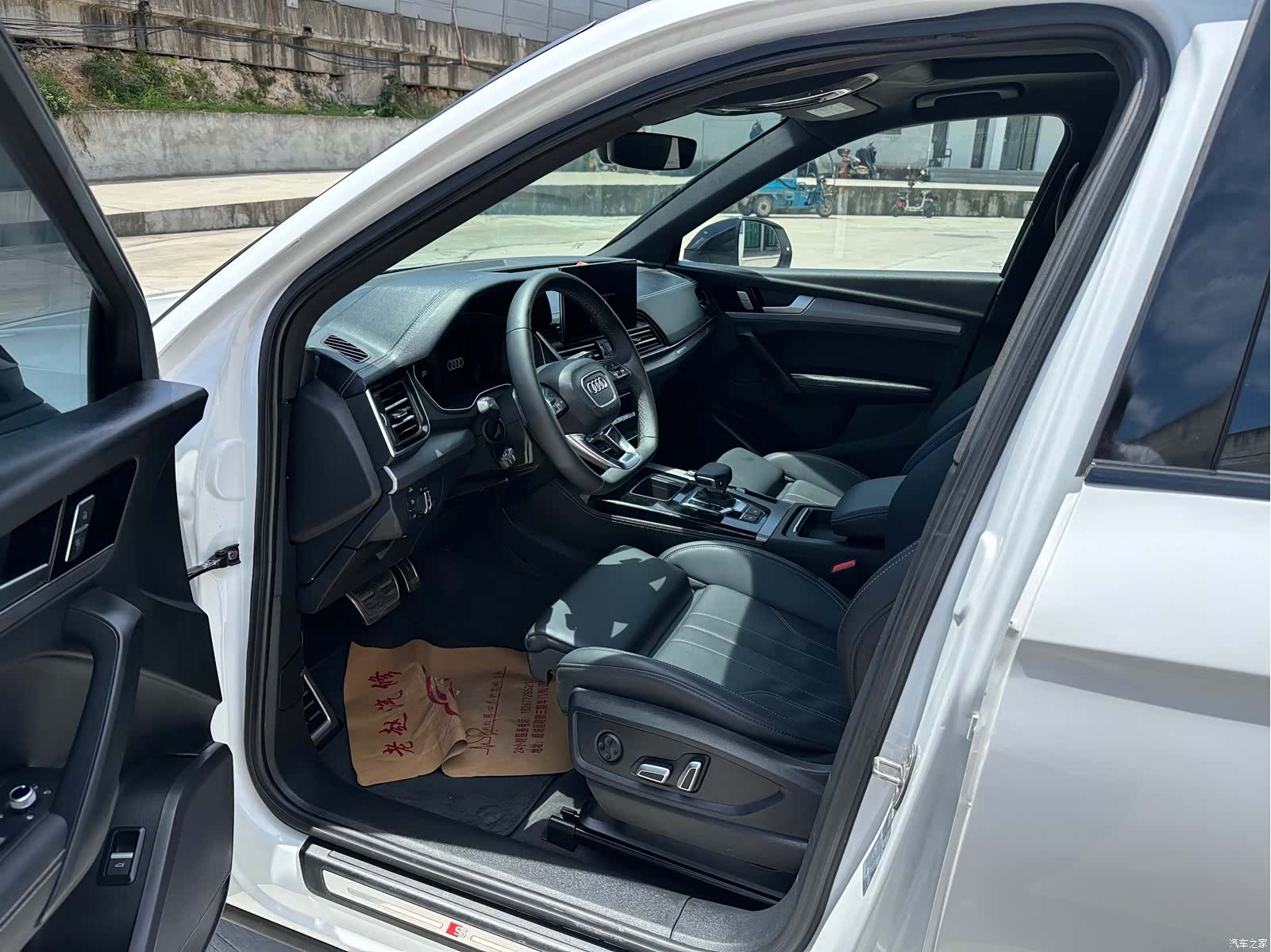 Audi Q5L, 2025 4