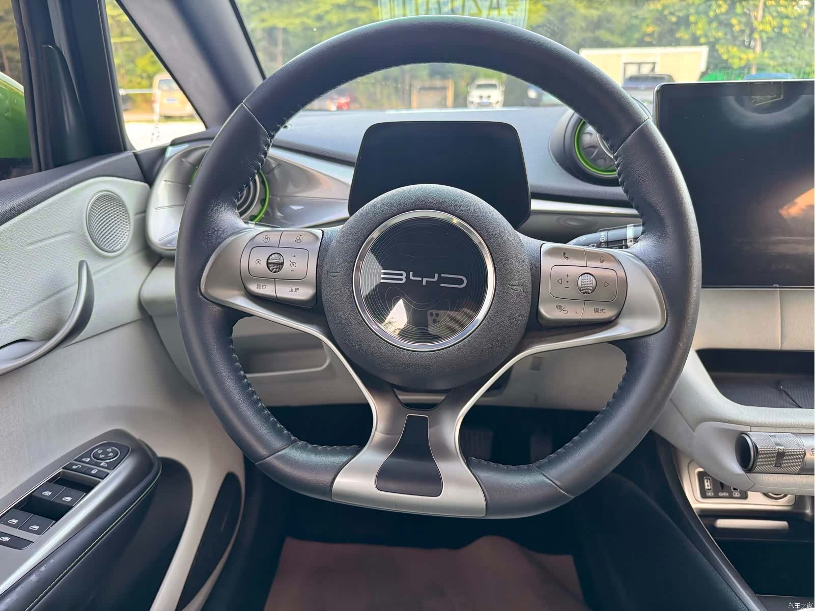 BYD Dolphin, 2022 11