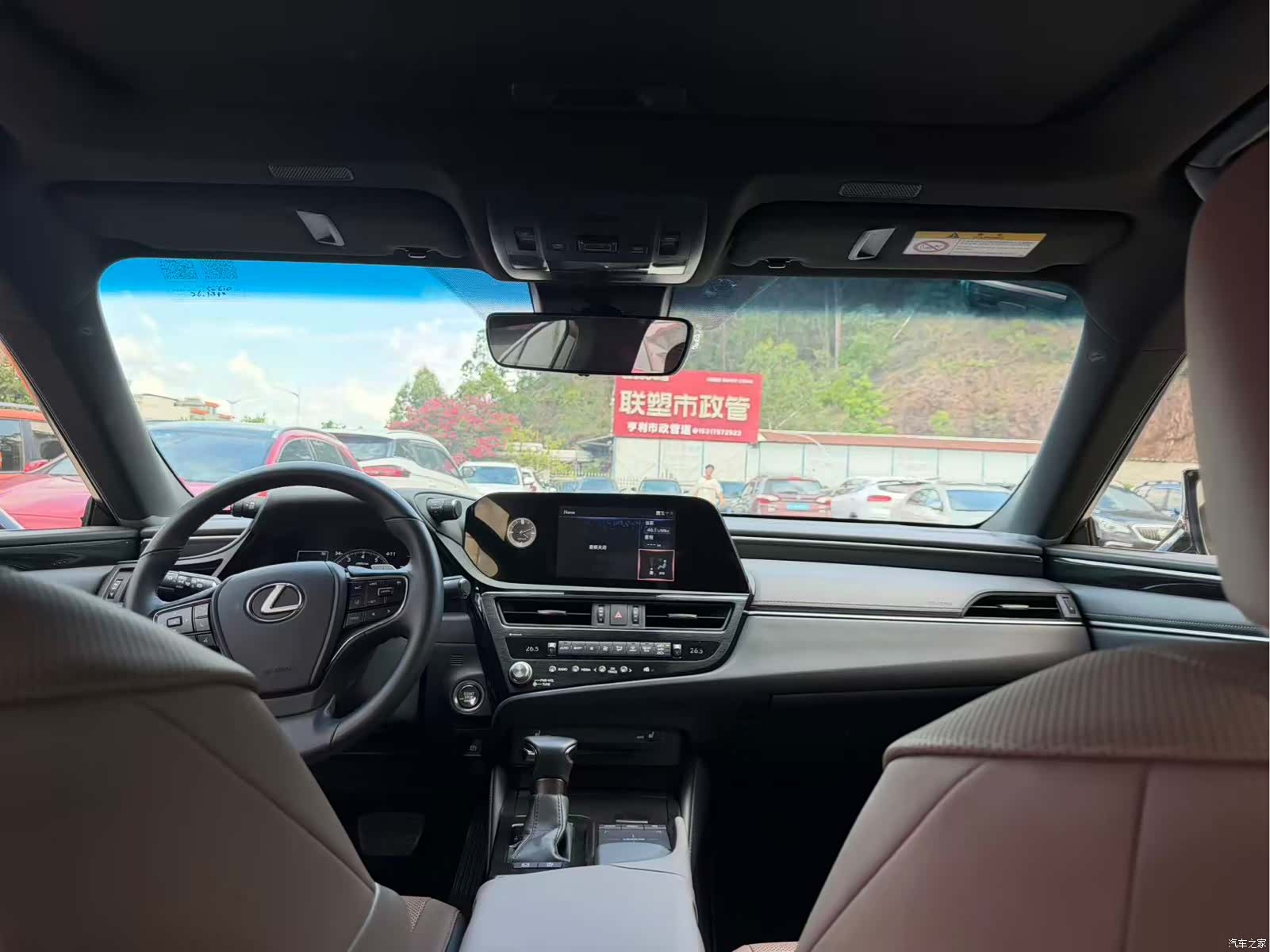 Lexus ES, 2022 все фото