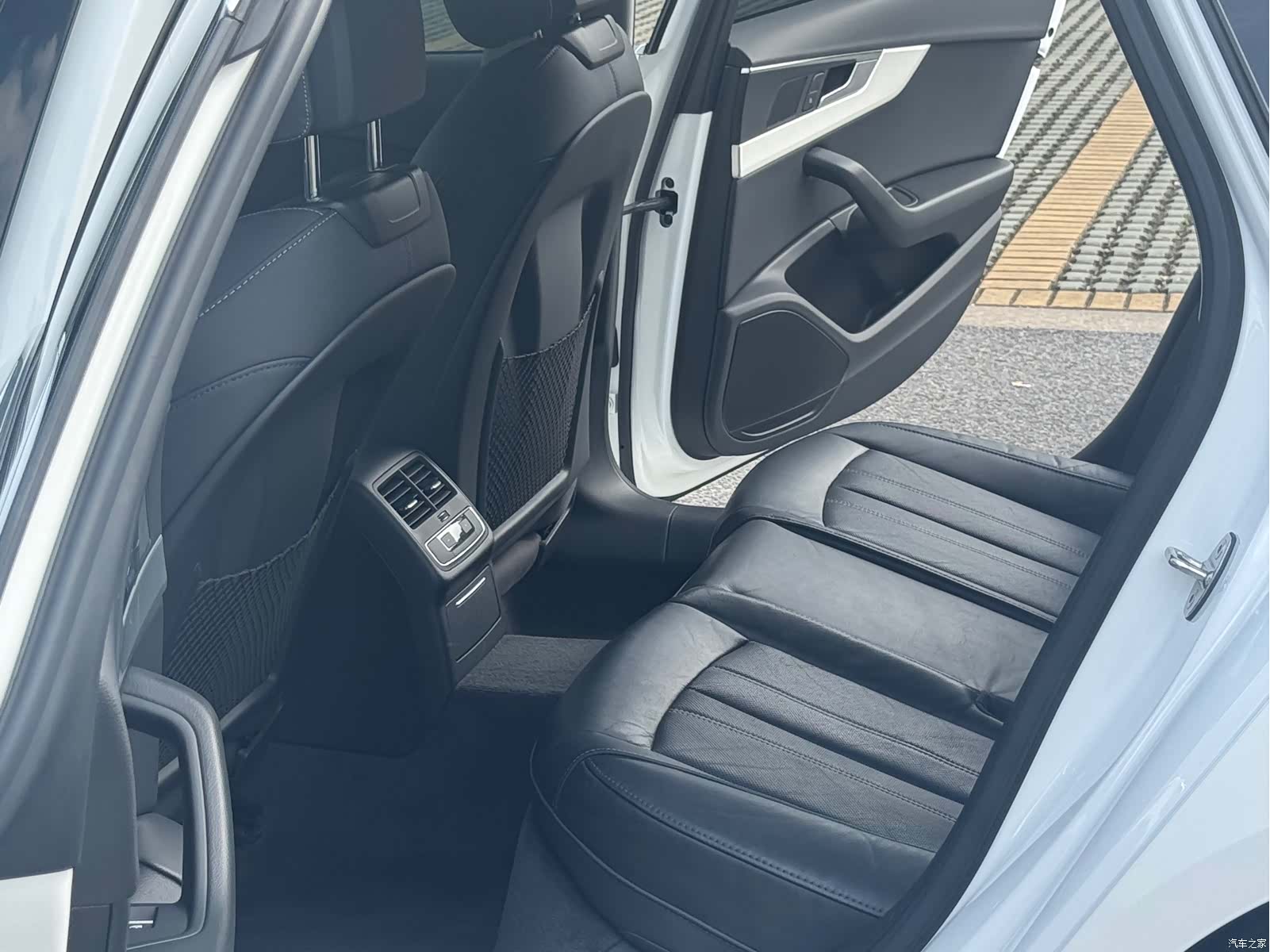 Audi A4L, 2022 10