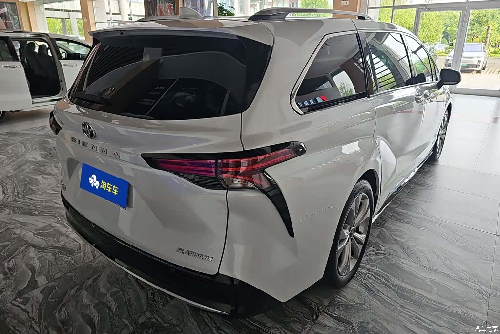 Toyota Sienna, 2024 3